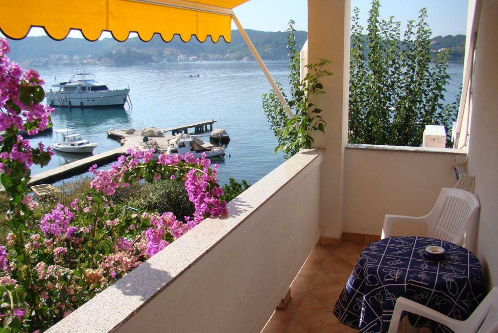 House Subic Apartamento Supetarska Draga Exterior foto
